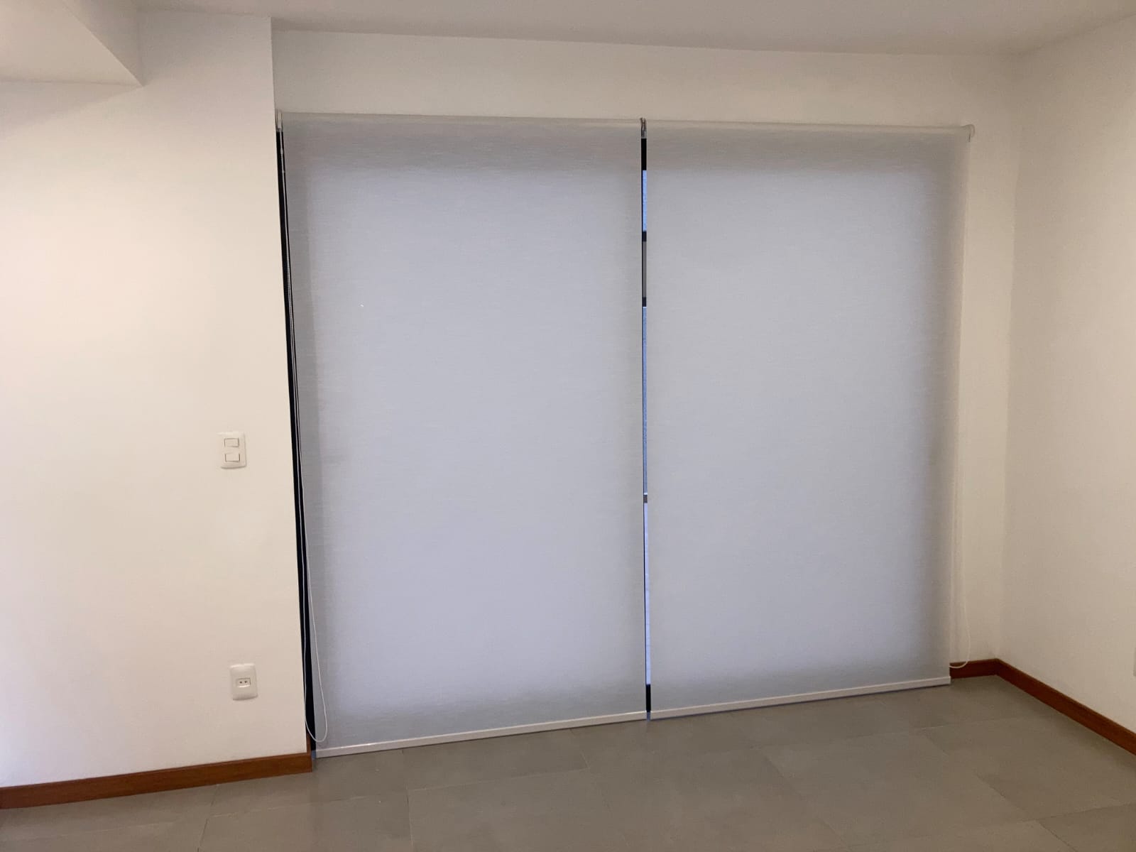 Instalación de Roller Traslúcido Nepal Blanco en Lambaré — DistriCort Paraguay